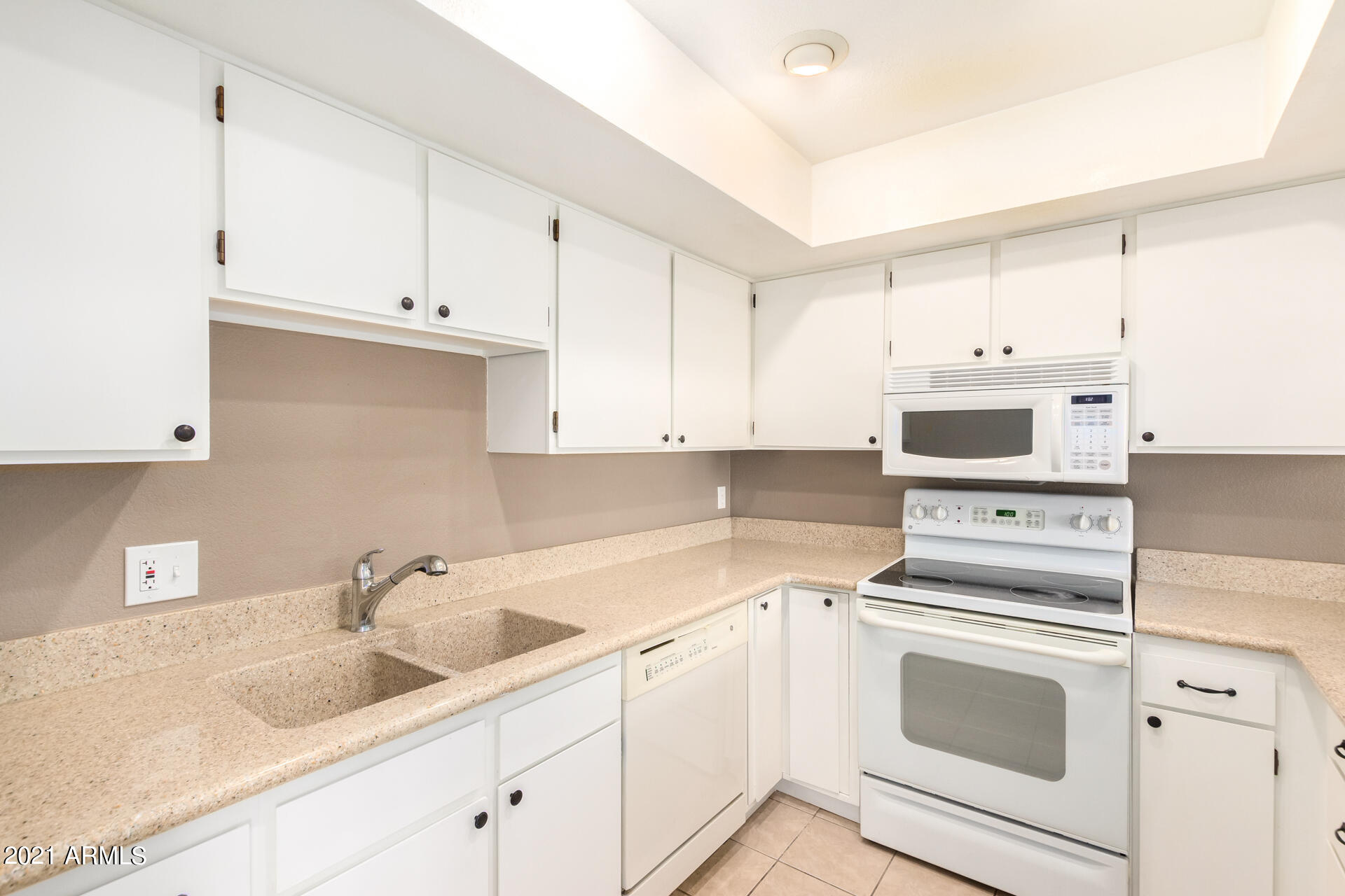 202 East Ruth Avenue, Unit 1 Phoenix, AZ 85020 - Photo 1 of 21 0015-13-Ruth