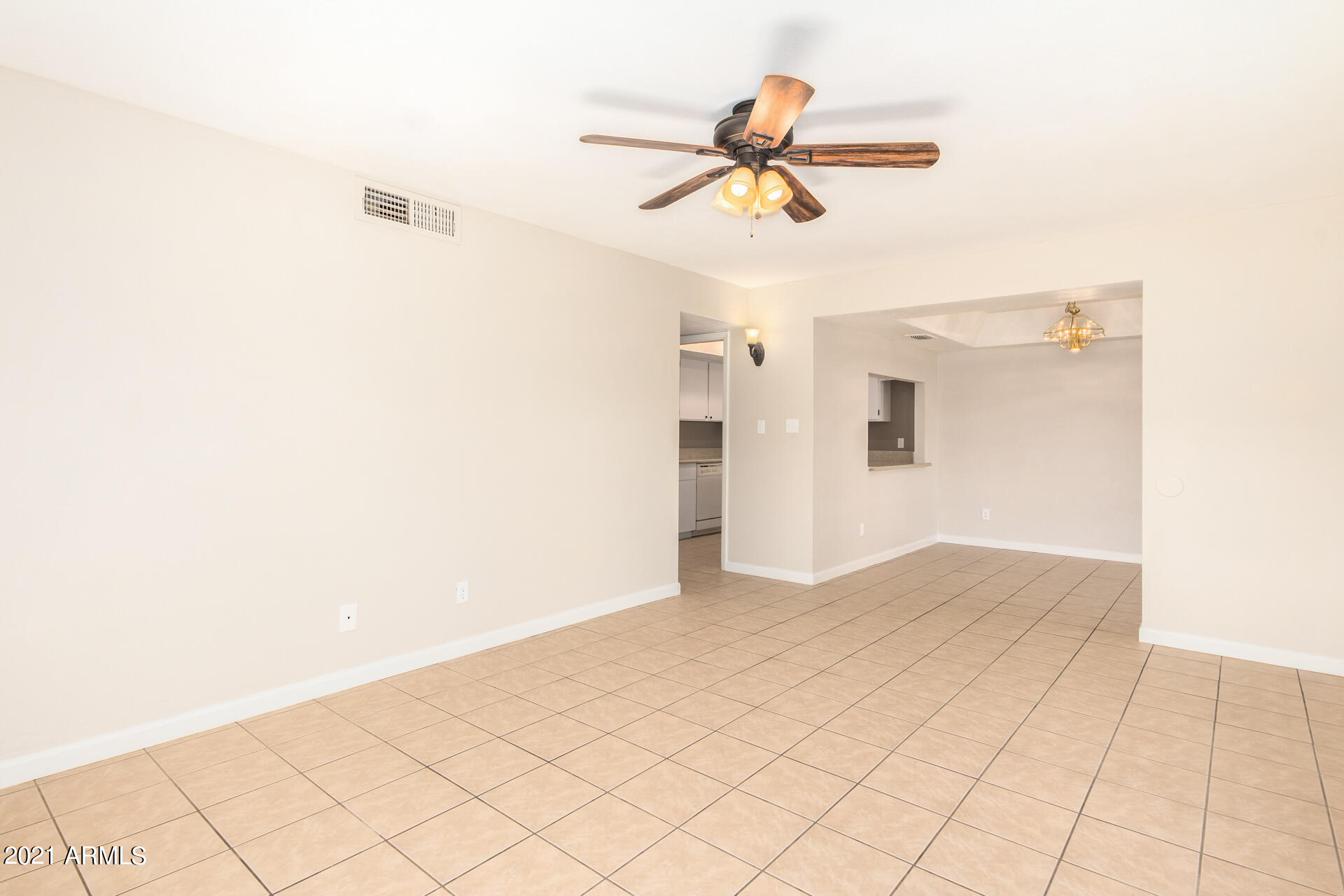 202 East Ruth Avenue, Unit 1 Phoenix, AZ 85020 - Photo 7 of 21 0009-07-Ruth