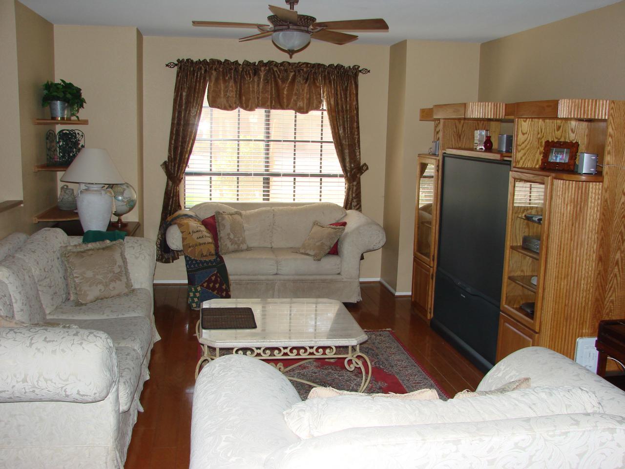 3312 East Desert Trumpet Road Phoenix, AZ 85044 - Photo 5 of 5 living room