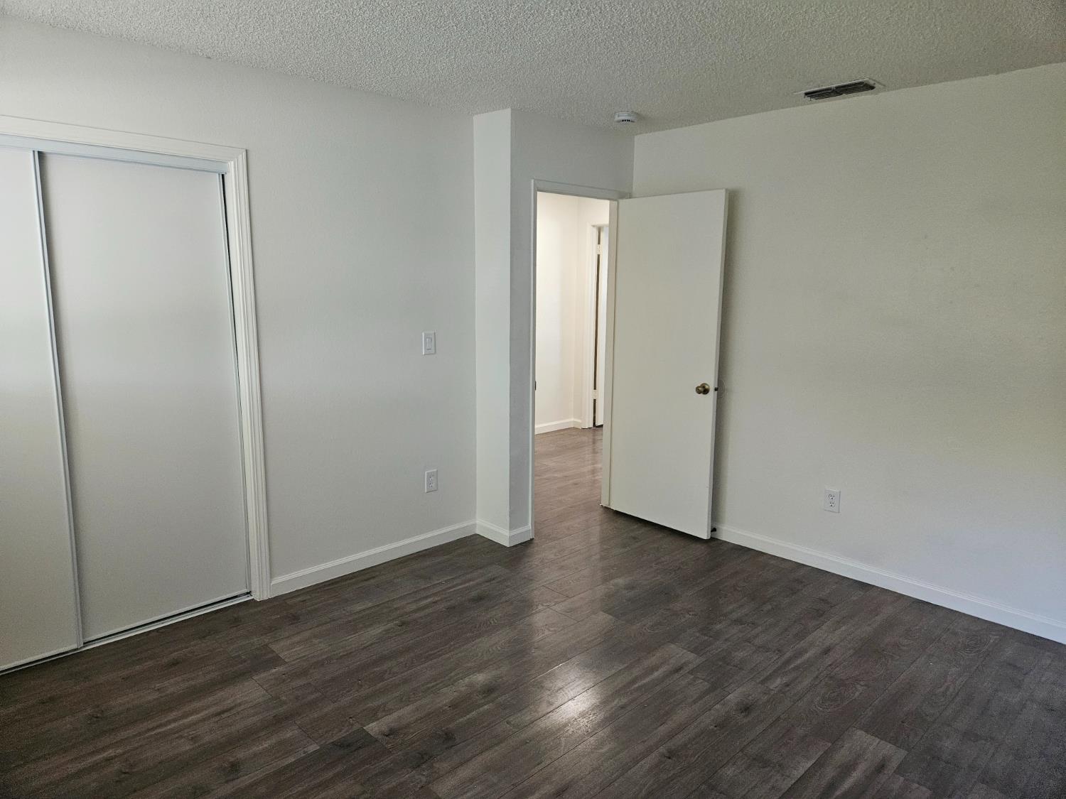 10861 Coloma Road, Unit 4 Rancho Cordova, CA 95670 - Photo 32 of 44 Gallery Image 32