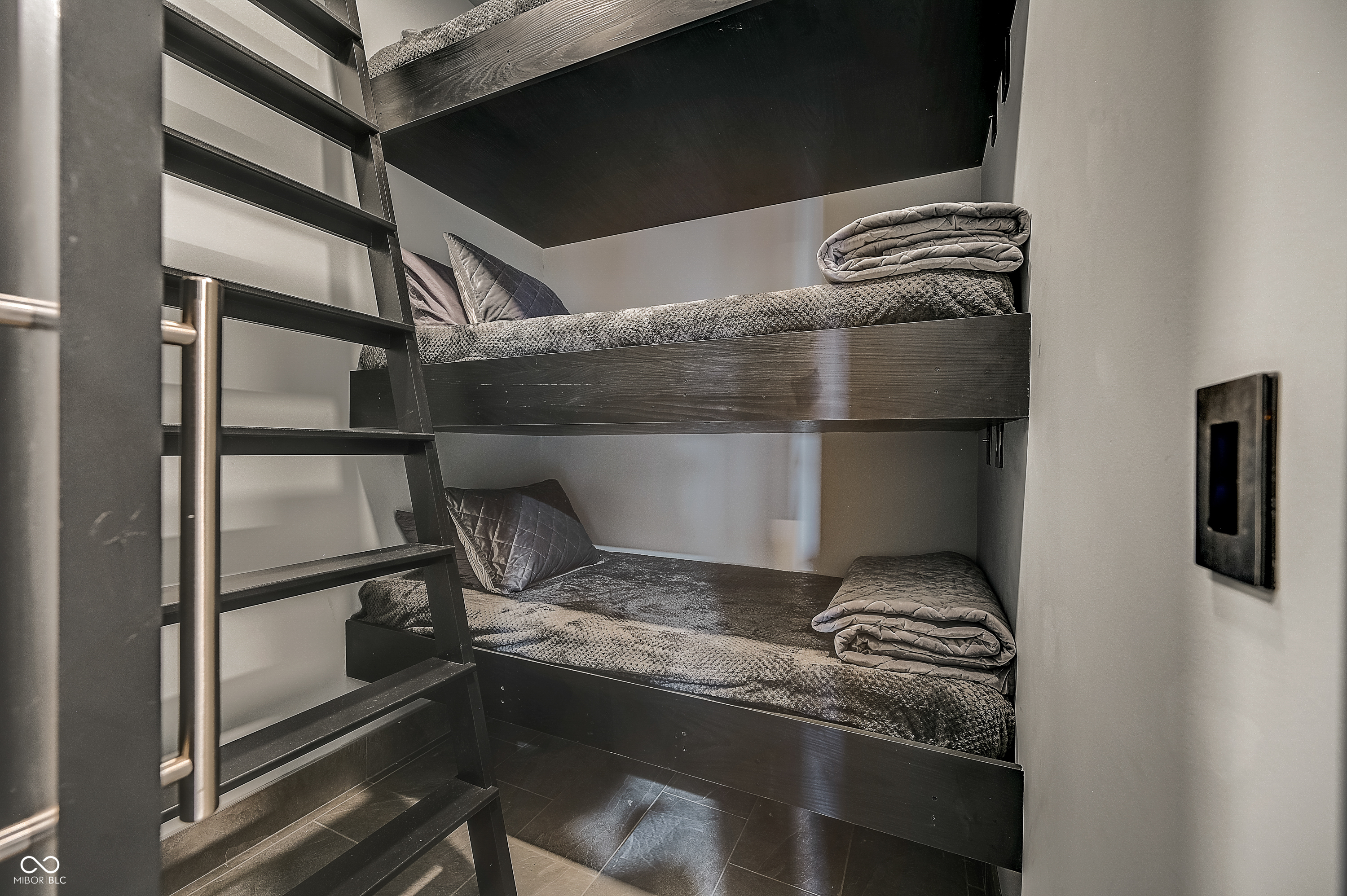 720 South Rangeline Road, Unit 701 Carmel, IN 46032 - Photo 32 of 115