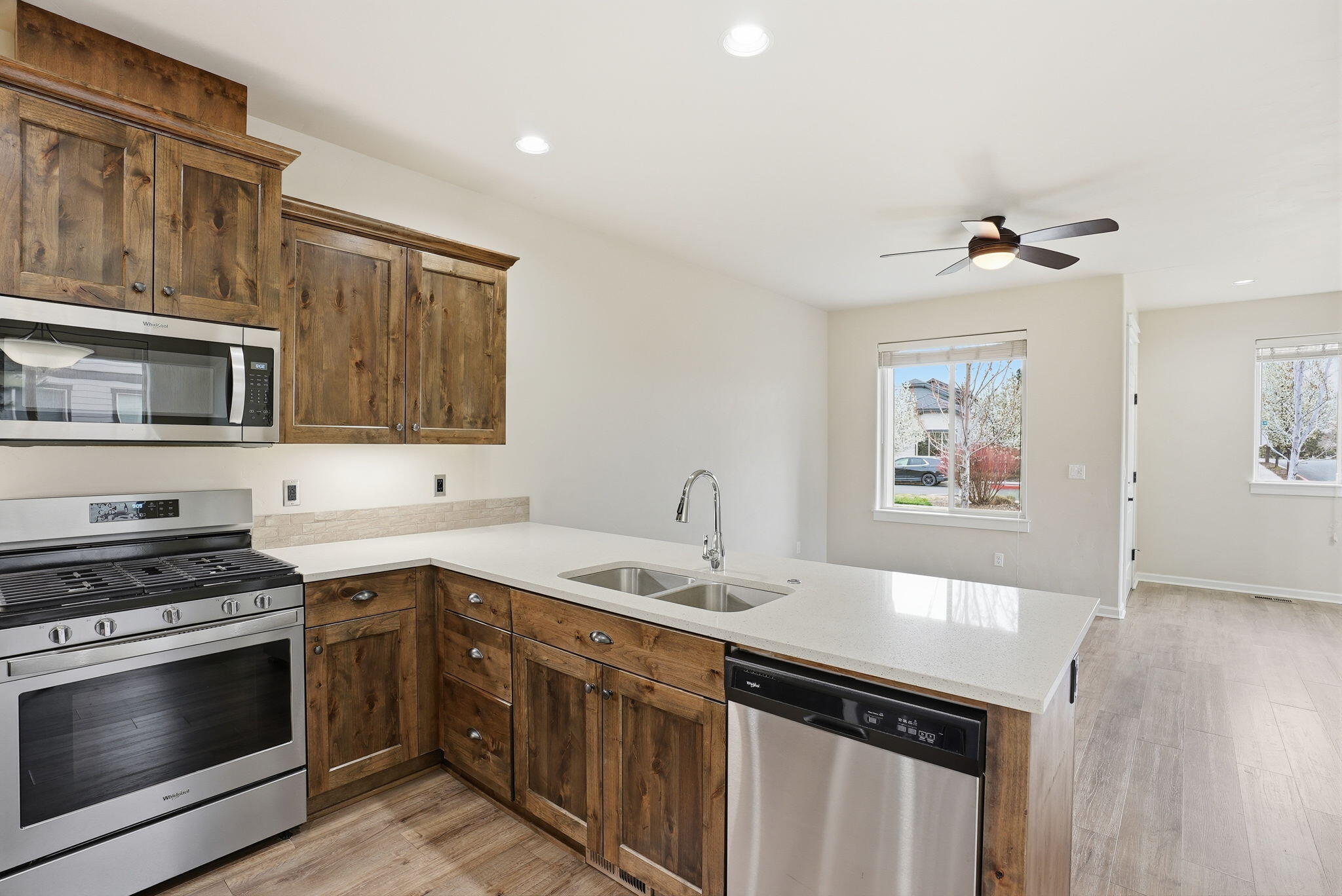 3249 Southwest 28th Street Redmond, OR 97756 - Photo 10 of 39 10-web-or-mls-Riley_Visuals_010