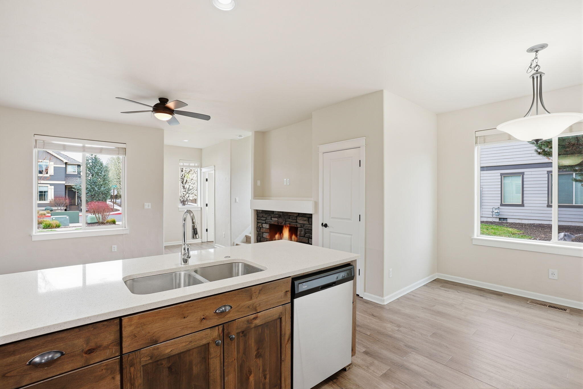 3249 Southwest 28th Street Redmond, OR 97756 - Photo 11 of 39 11-web-or-mls-Riley_Visuals_011