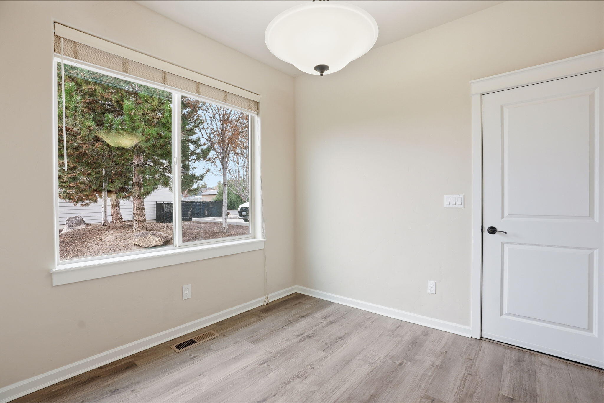 3249 Southwest 28th Street Redmond, OR 97756 - Photo 12 of 39 12-web-or-mls-Riley_Visuals_012