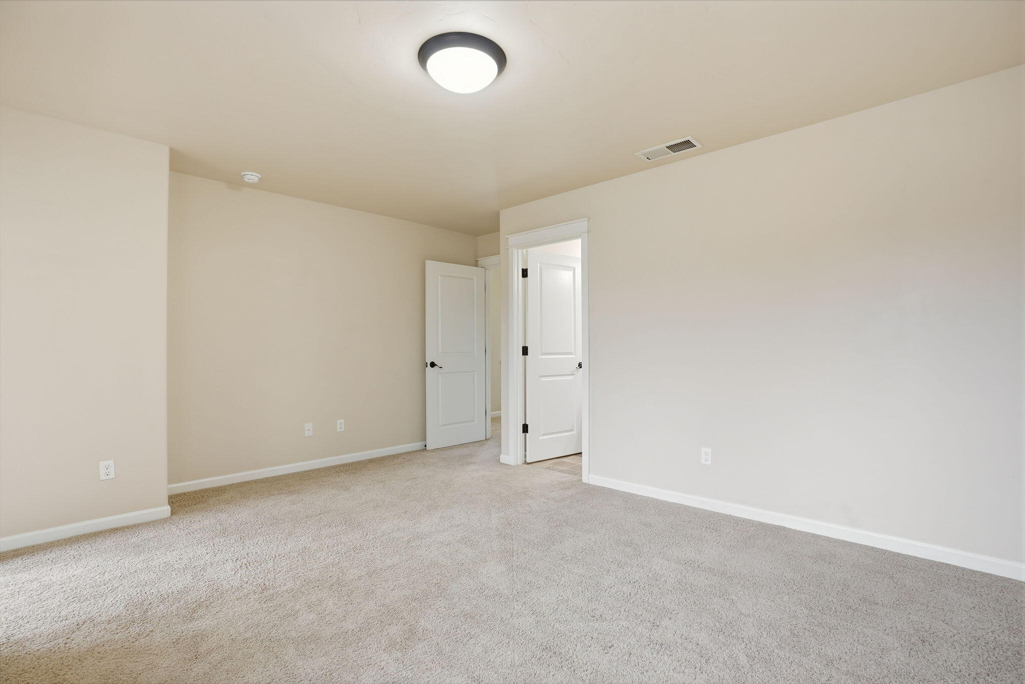 3249 Southwest 28th Street Redmond, OR 97756 - Photo 20 of 39 20-web-or-mls-Riley_Visuals_020