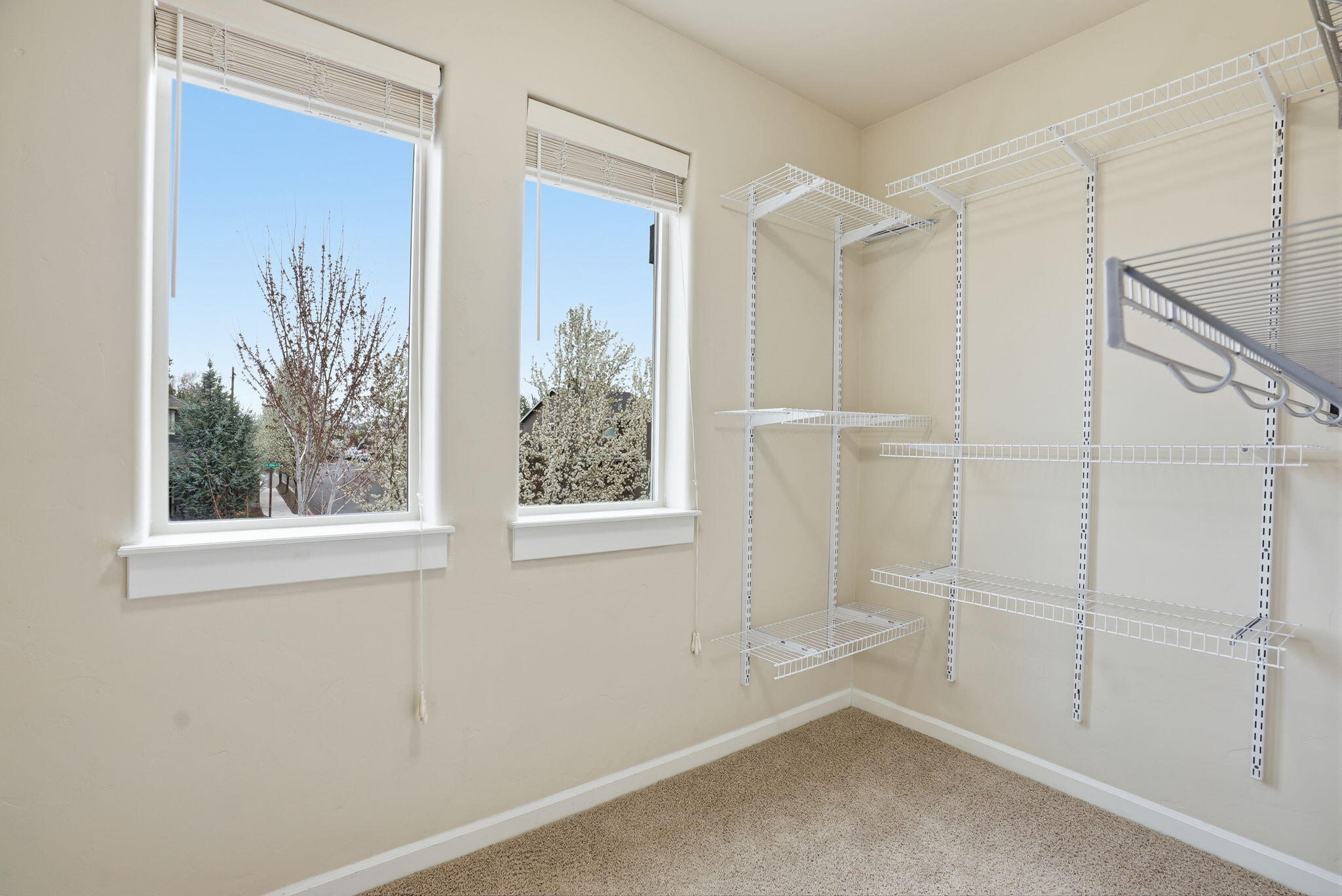 3249 Southwest 28th Street Redmond, OR 97756 - Photo 21 of 39 21-web-or-mls-Riley_Visuals_021