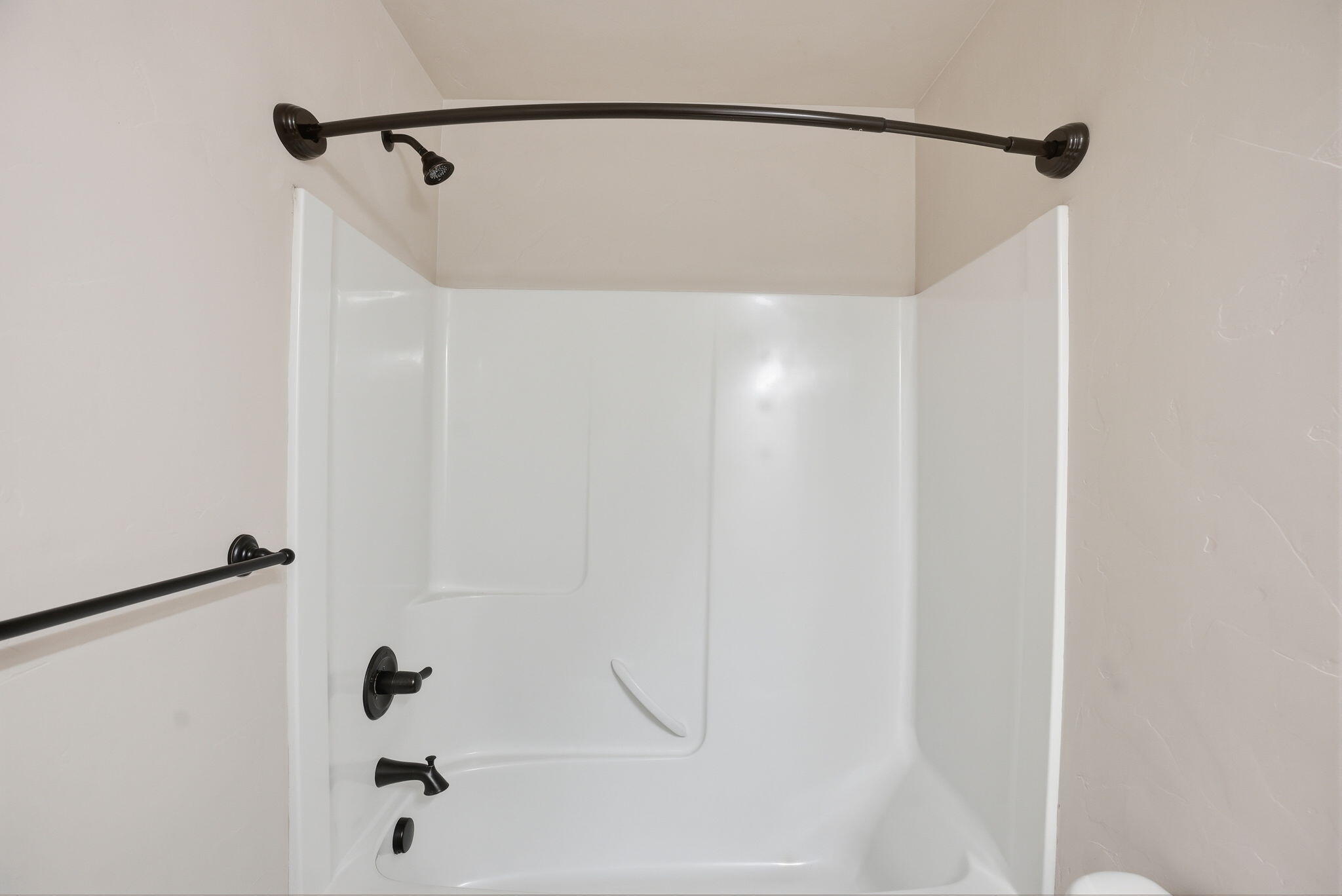 3249 Southwest 28th Street Redmond, OR 97756 - Photo 26 of 39 26-web-or-mls-Riley_Visuals_026