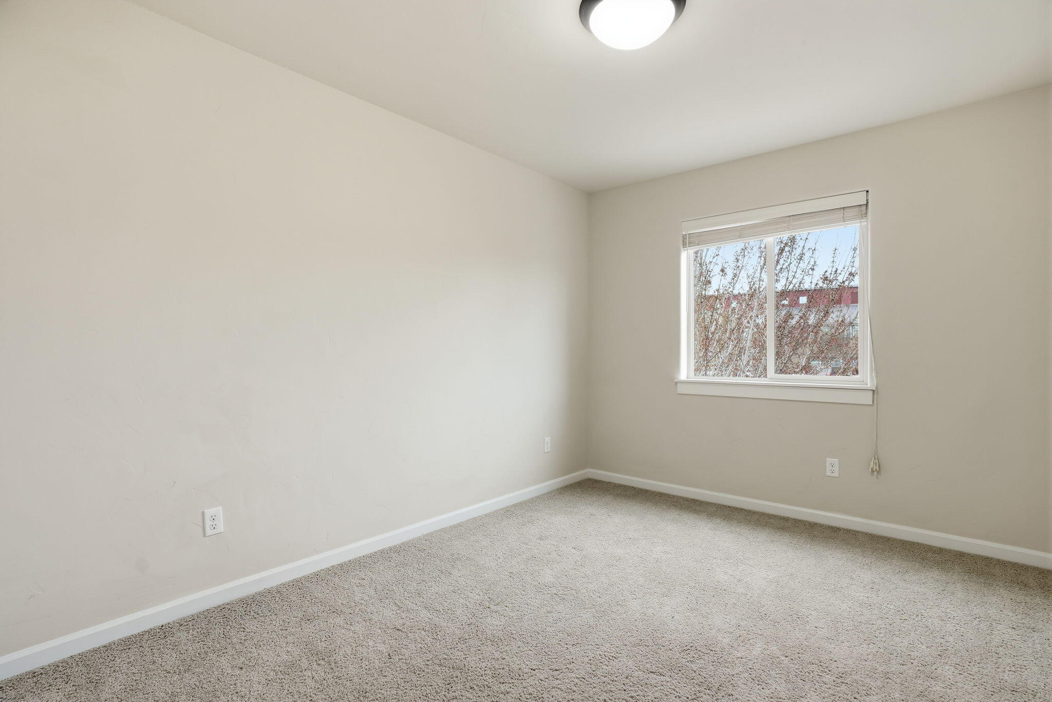 3249 Southwest 28th Street Redmond, OR 97756 - Photo 29 of 39 29-web-or-mls-Riley_Visuals_029