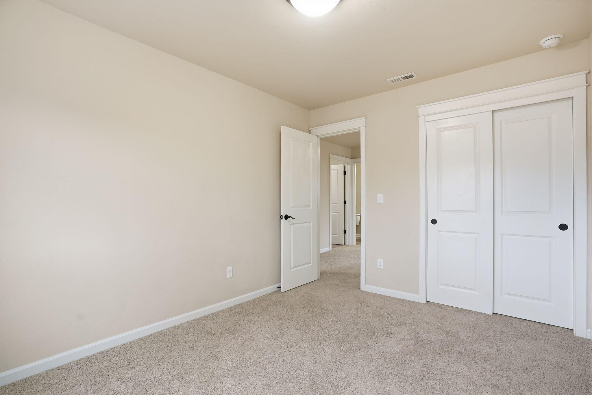 3249 Southwest 28th Street Redmond, OR 97756 - Photo 30 of 39 30-web-or-mls-Riley_Visuals_030