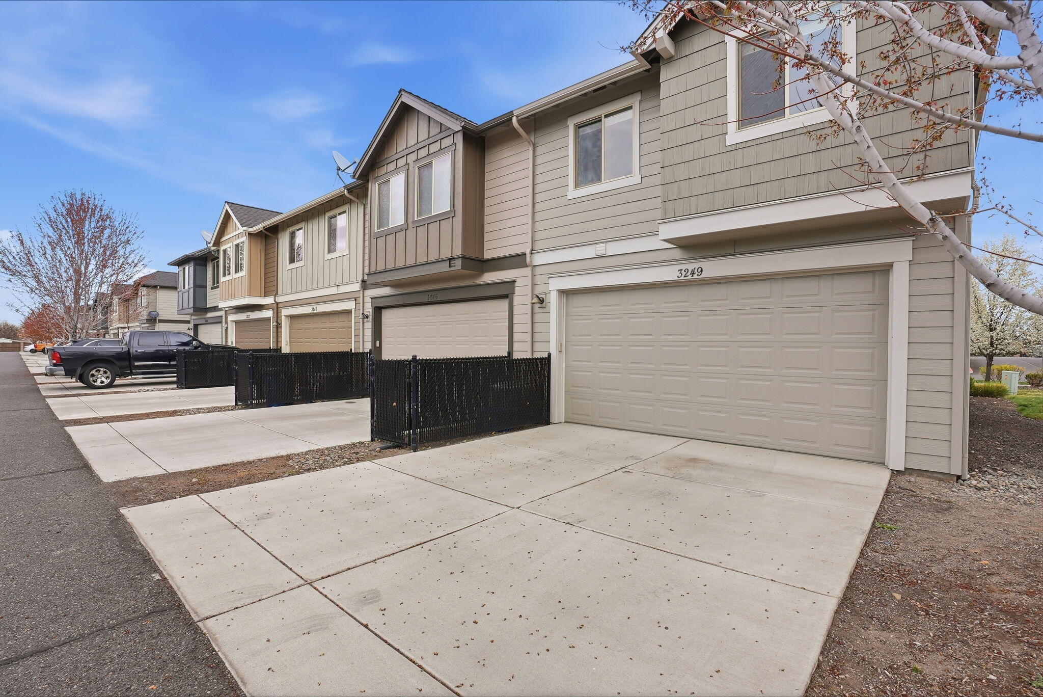 3249 Southwest 28th Street Redmond, OR 97756 - Photo 31 of 39 31-web-or-mls-Riley_Visuals_031