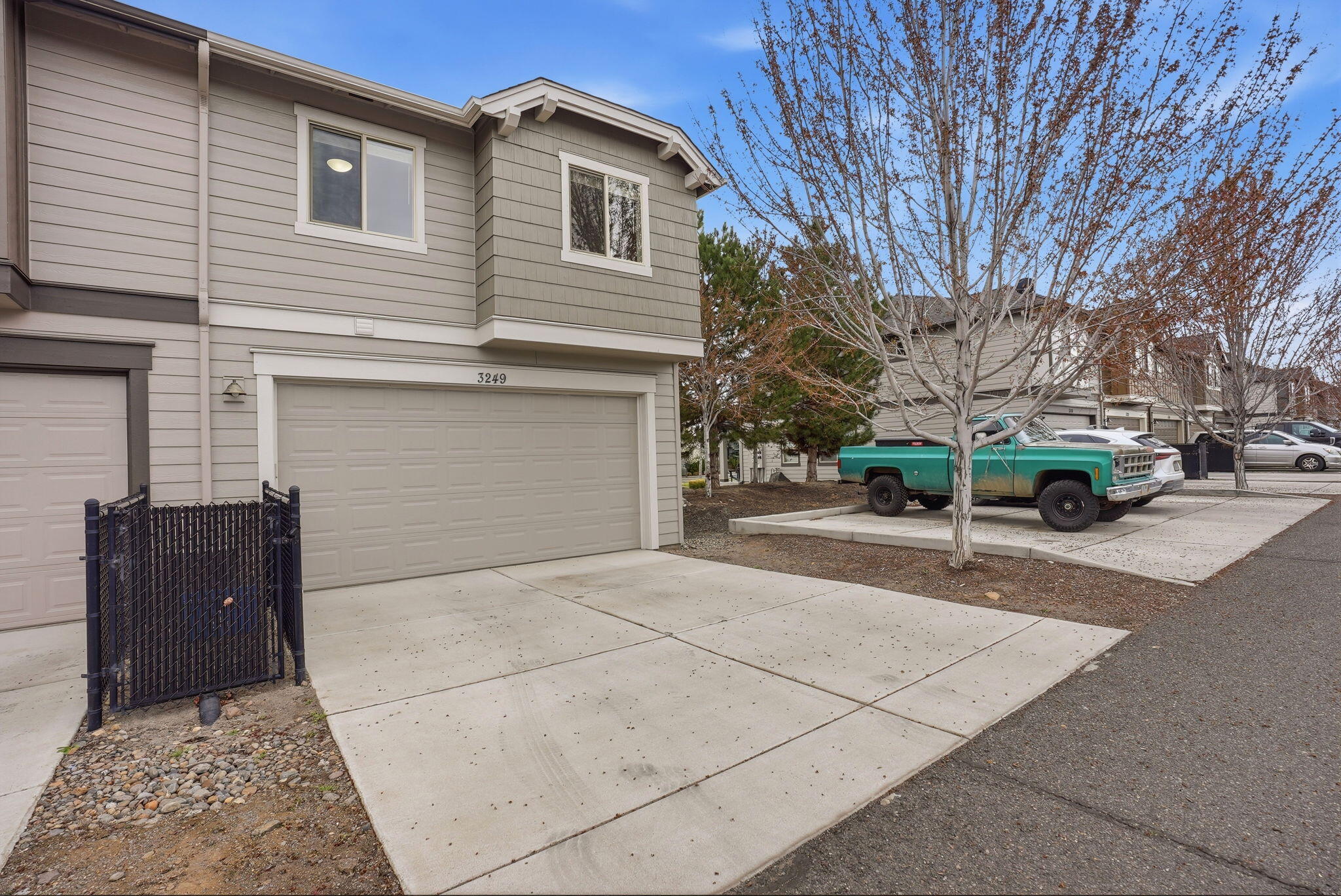 3249 Southwest 28th Street Redmond, OR 97756 - Photo 32 of 39 32-web-or-mls-Riley_Visuals_032