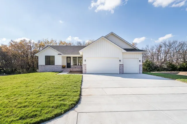 $421,000 | 1531 South Meadowhaven Street, Andover, KS 67002