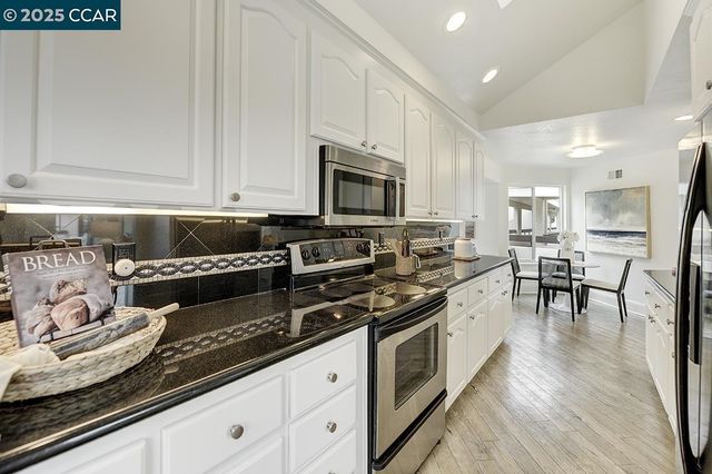 $888,000 | 3535 Terra Granada Drive, Unit 4C, Walnut Creek, CA 94595