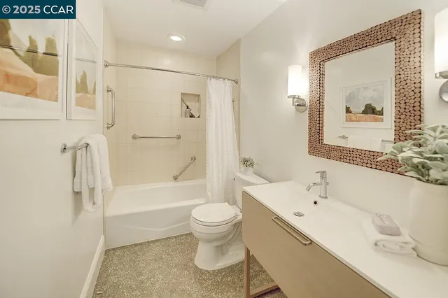 a view of a hallway with elevator