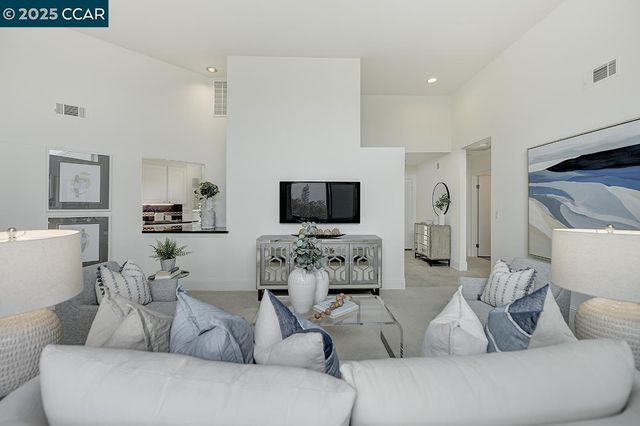 $888,000 | 3535 Terra Granada Drive, Unit 4C, Walnut Creek, CA 94595