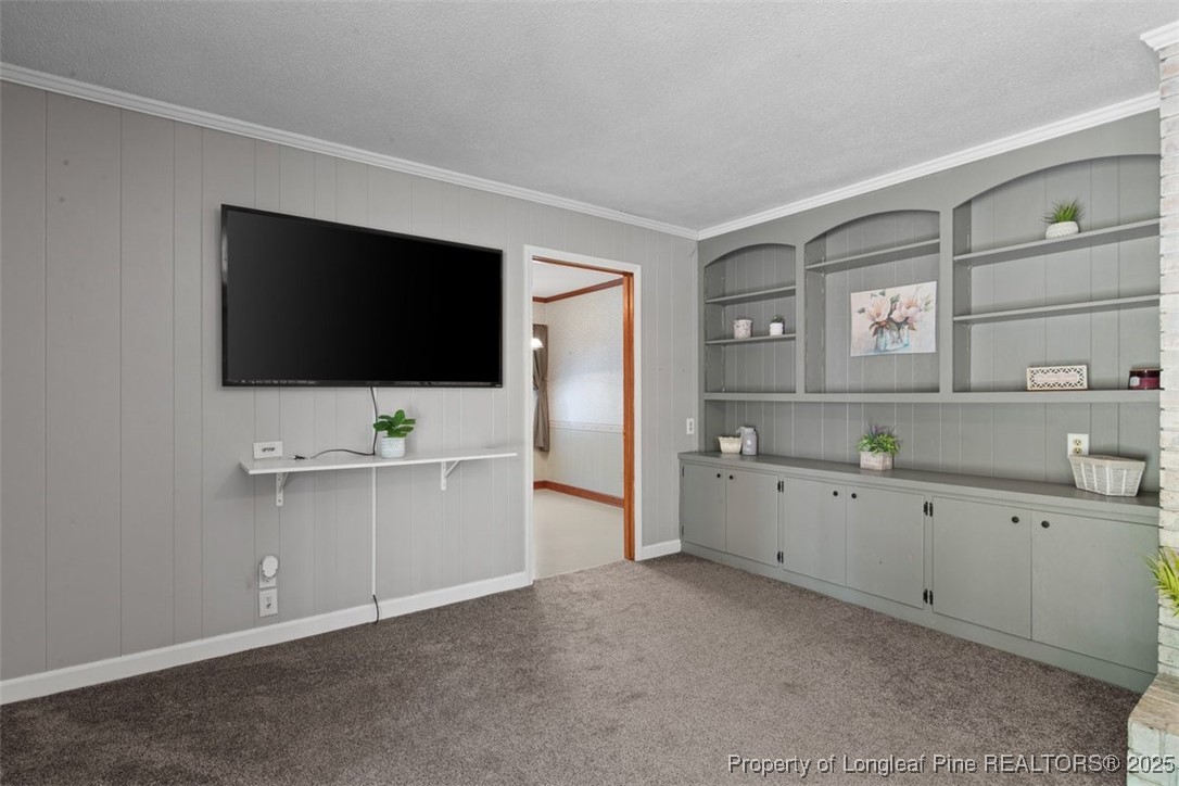 2434 North Bragg Boulevard Spring Lake, NC 28390 - Photo 19 of 44 a kitchen with cabinets a sink and appliances