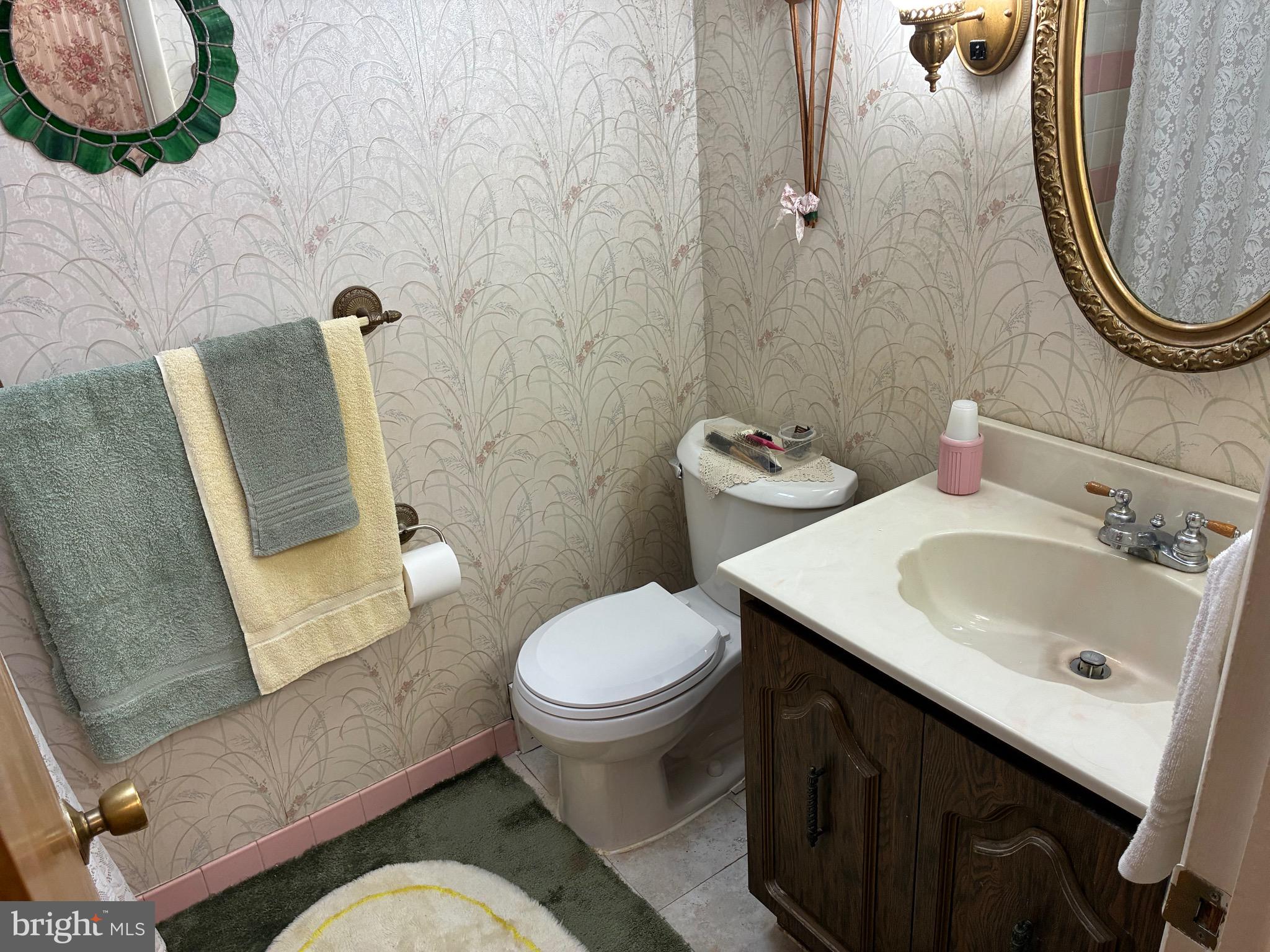12039 Millbrook Road Philadelphia, PA 19154 - Photo 12 of 20 Hall Bath