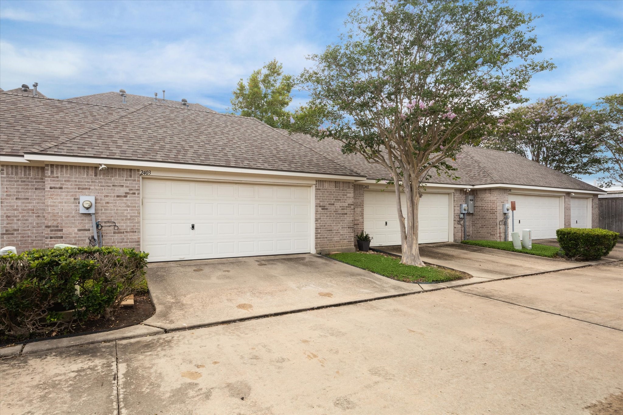 2403 Clippers Square Houston, TX 77058 - Photo 19 of 20 a view of backyard of house