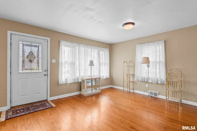 $119,900 | 1527 Chalmers Street, Springfield, IL 62703