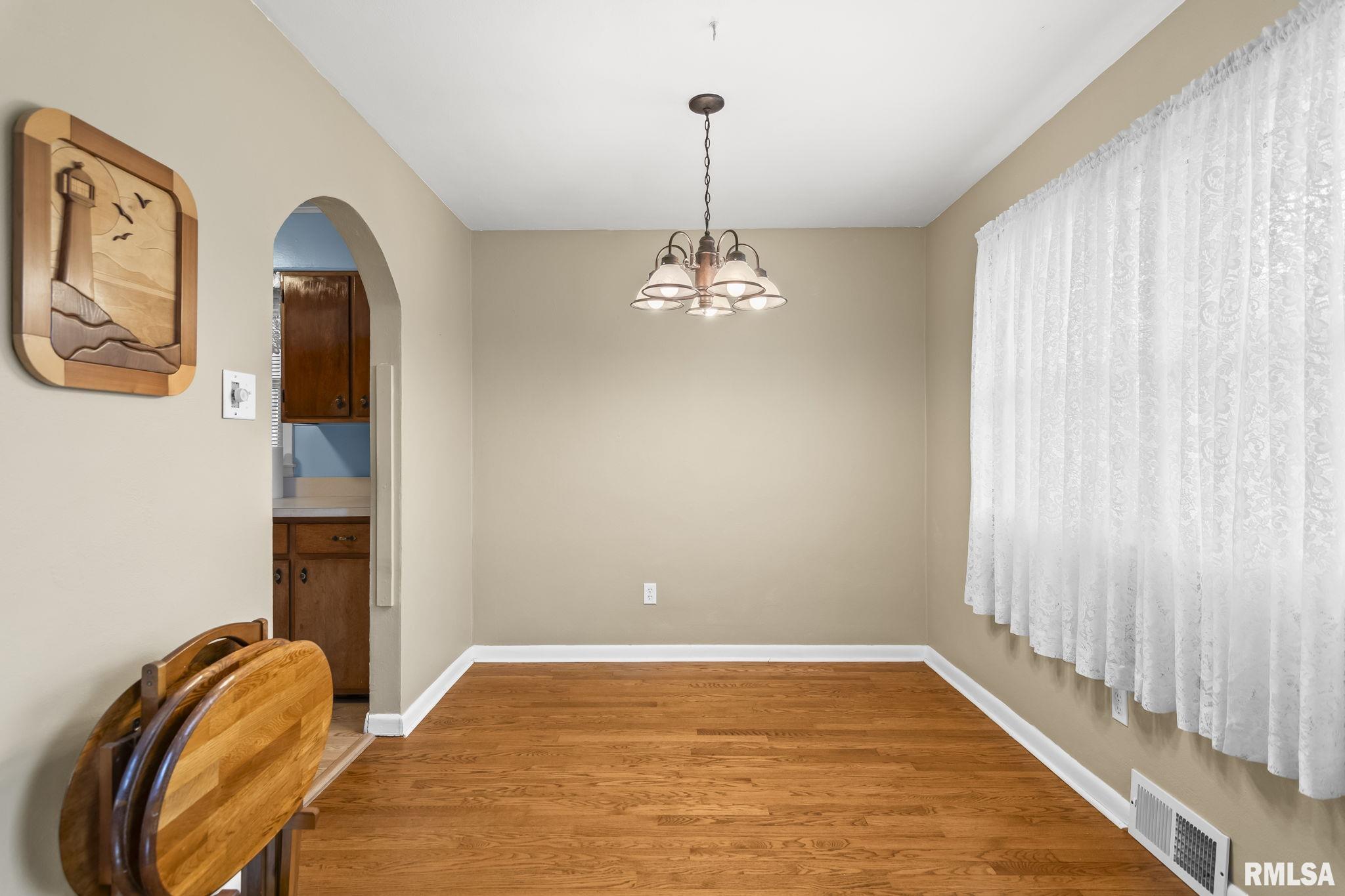 1527 Chalmers Street Springfield, IL 62703 - Photo 7 of 31