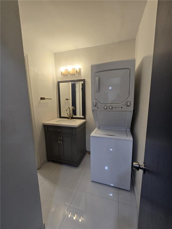 177 Rue Fontaine, Unit 2 Stonecrest, GA 30038 - Photo 6 of 7 a room with a washer and dryer