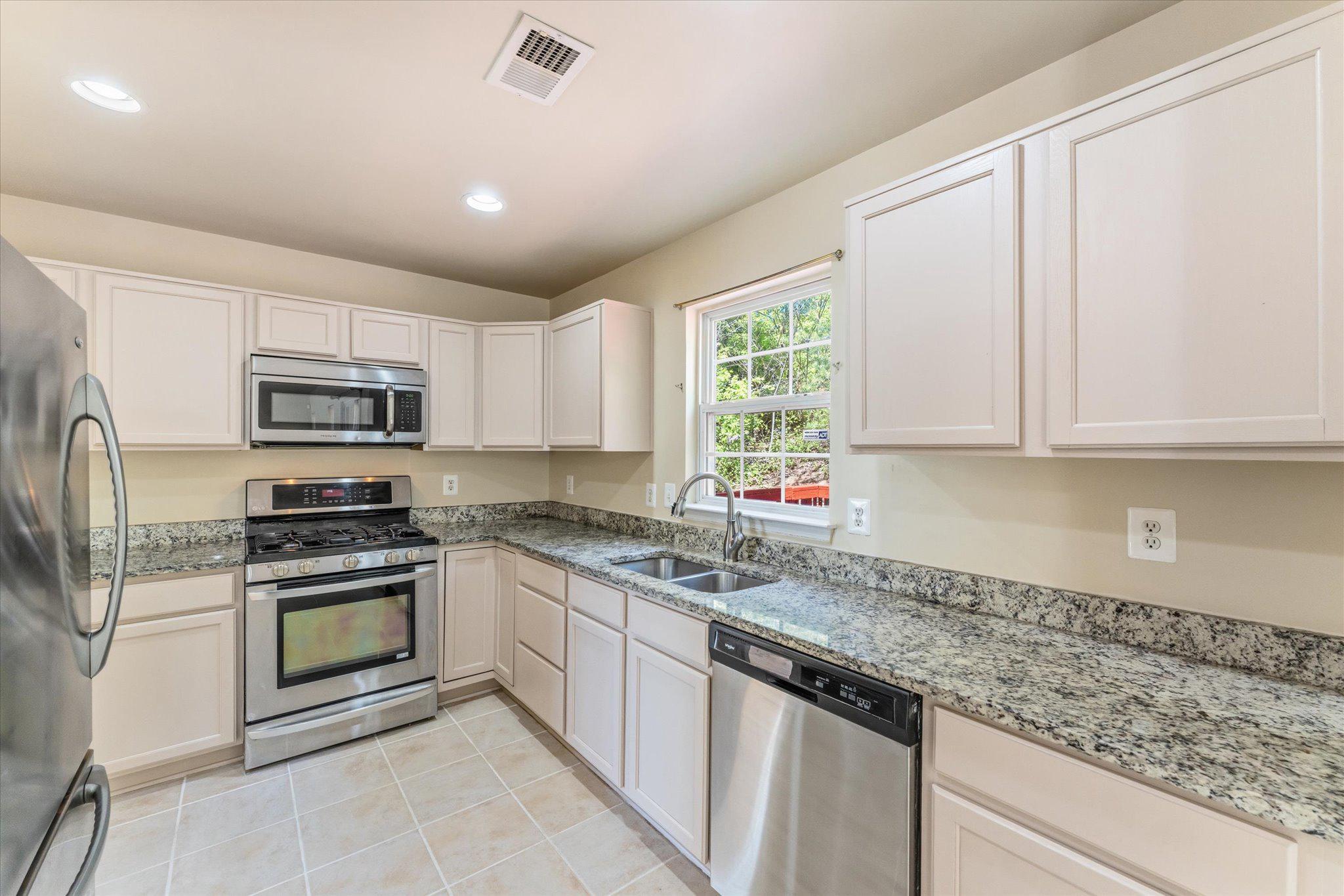 3068 Pony Ridge Turn Dumfries, VA 22026 - Photo 14 of 56