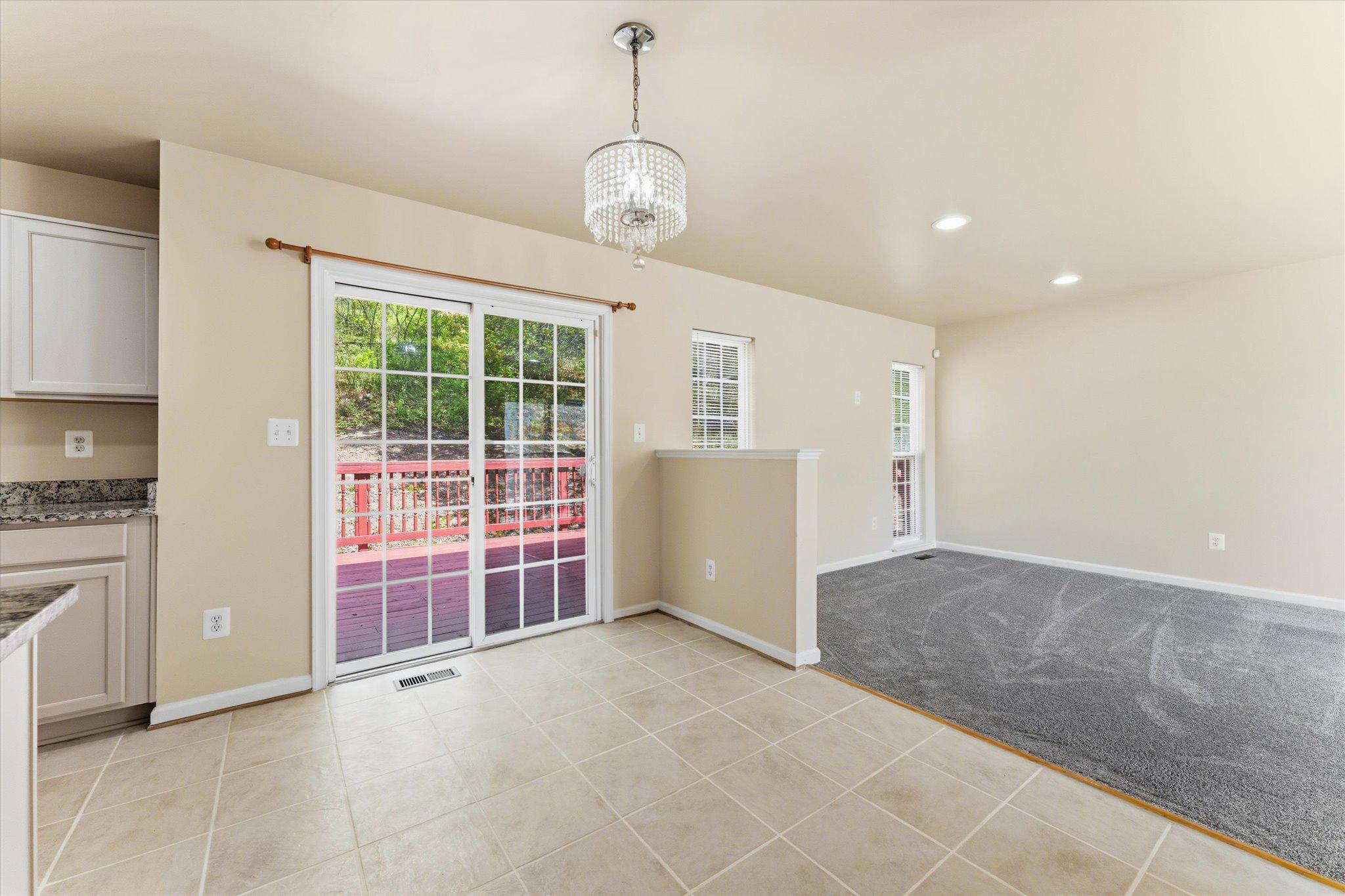 3068 Pony Ridge Turn Dumfries, VA 22026 - Photo 17 of 56 Eat in kitchen