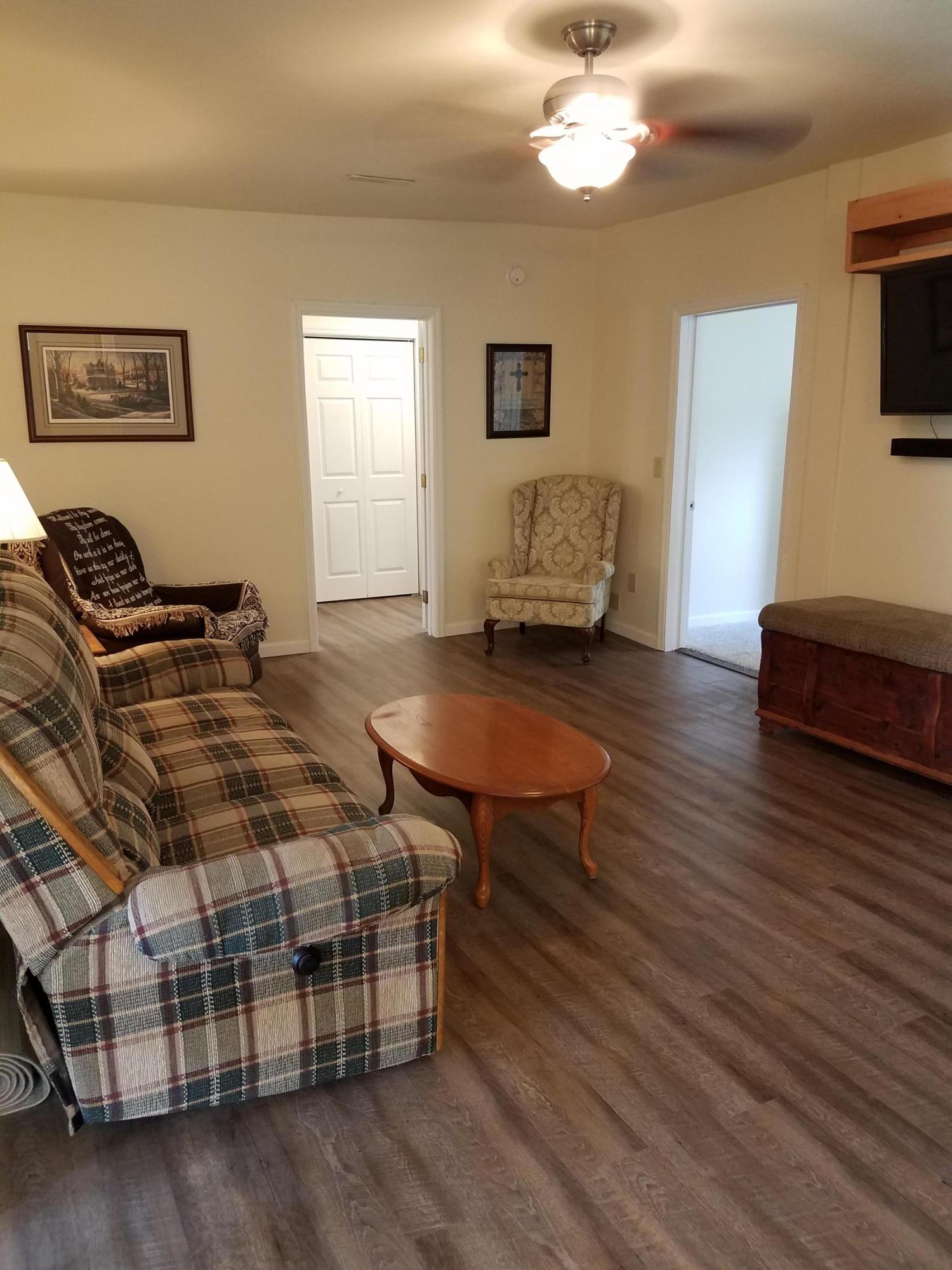 724 Widner Road New Tazewell, TN 37825 - Photo 22 of 36 Living Room