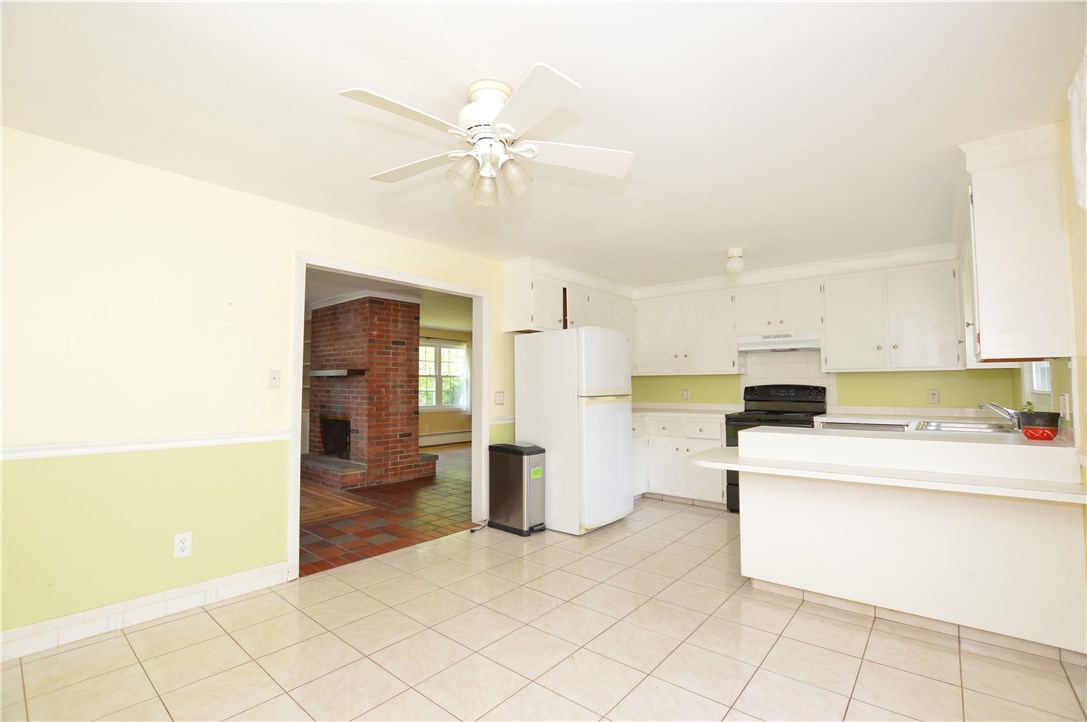 162 Old River Road Lincoln, RI 02865 - Photo 4 of 32 Gallery Image 4