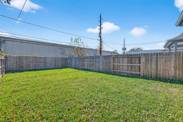 $2,950 | 10021 Alfred Lane, Unit A, Houston, TX 77041