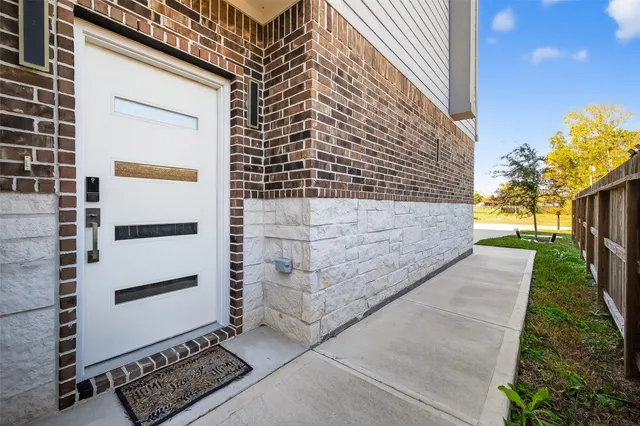 $2,950 | 10021 Alfred Lane, Unit A, Houston, TX 77041