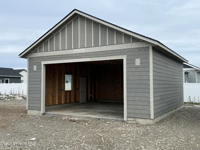 $719,900 | 3400 North Columba Street, Post Falls, ID 83854