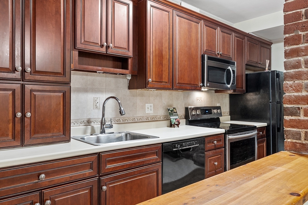 8 Summer Street, Unit 103 Gloucester, MA 01930 - Photo 5 of 33