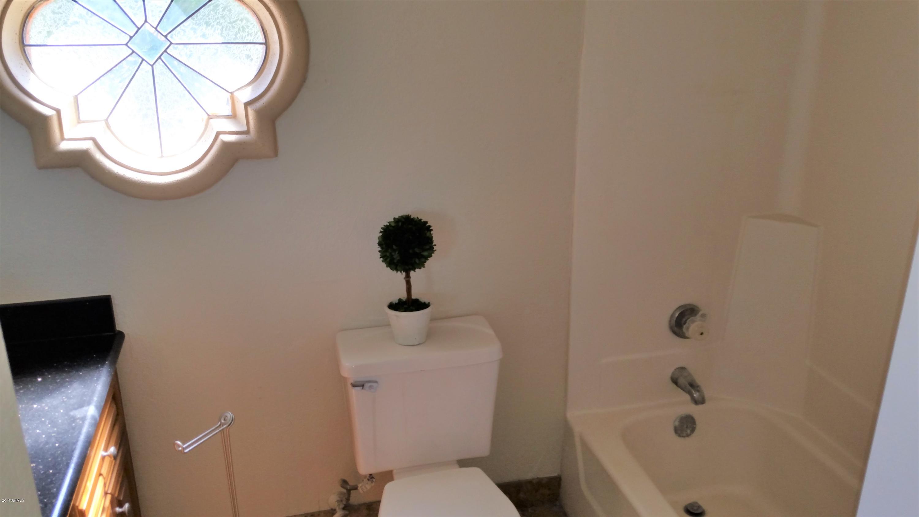 2031 West Bloomfield Road, Unit 6 Phoenix, AZ 85029 - Photo 12 of 37 main Bathroom
