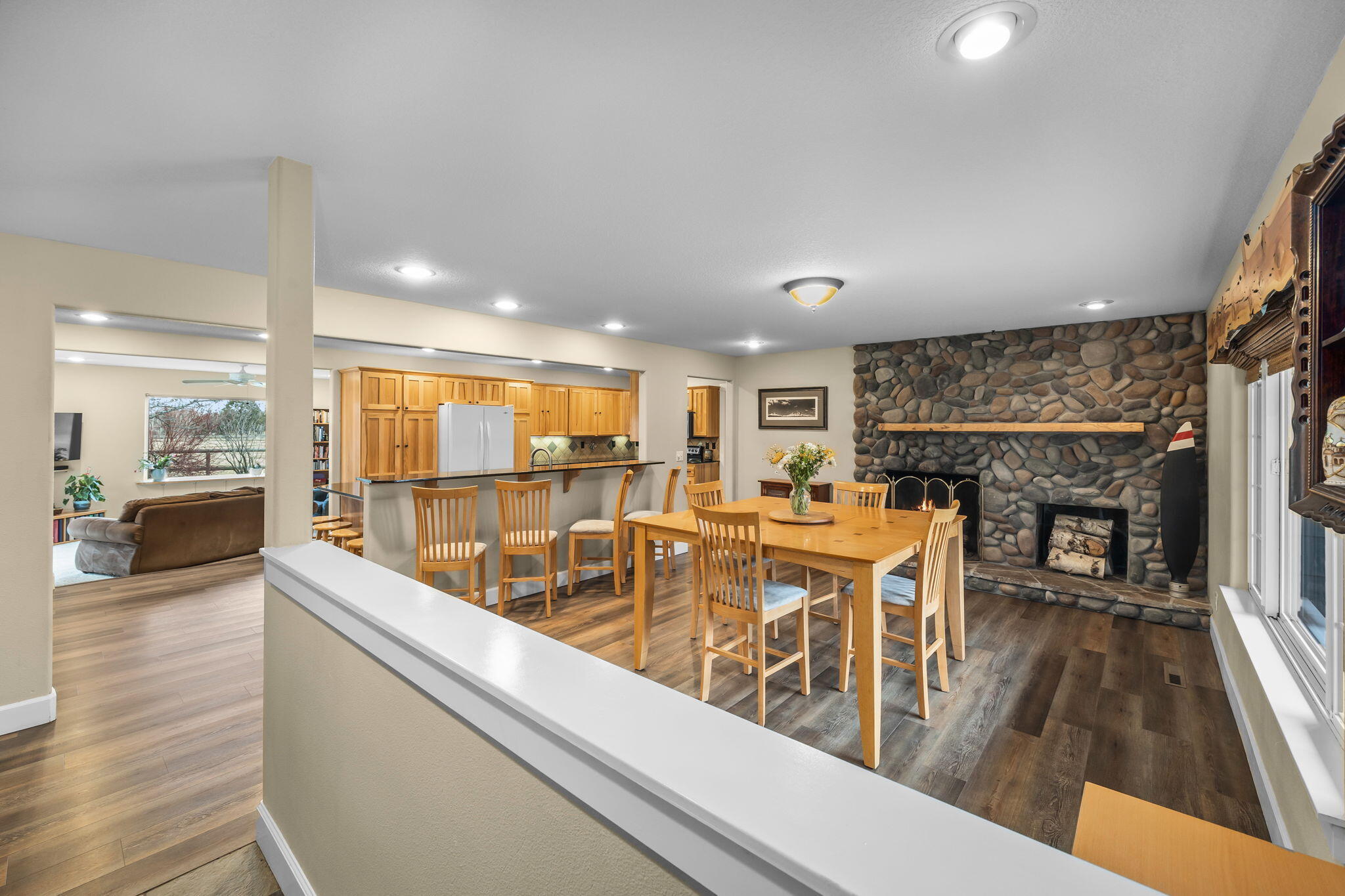 63402 Hamehook Road Bend, OR 97701 - Photo 7 of 42 7