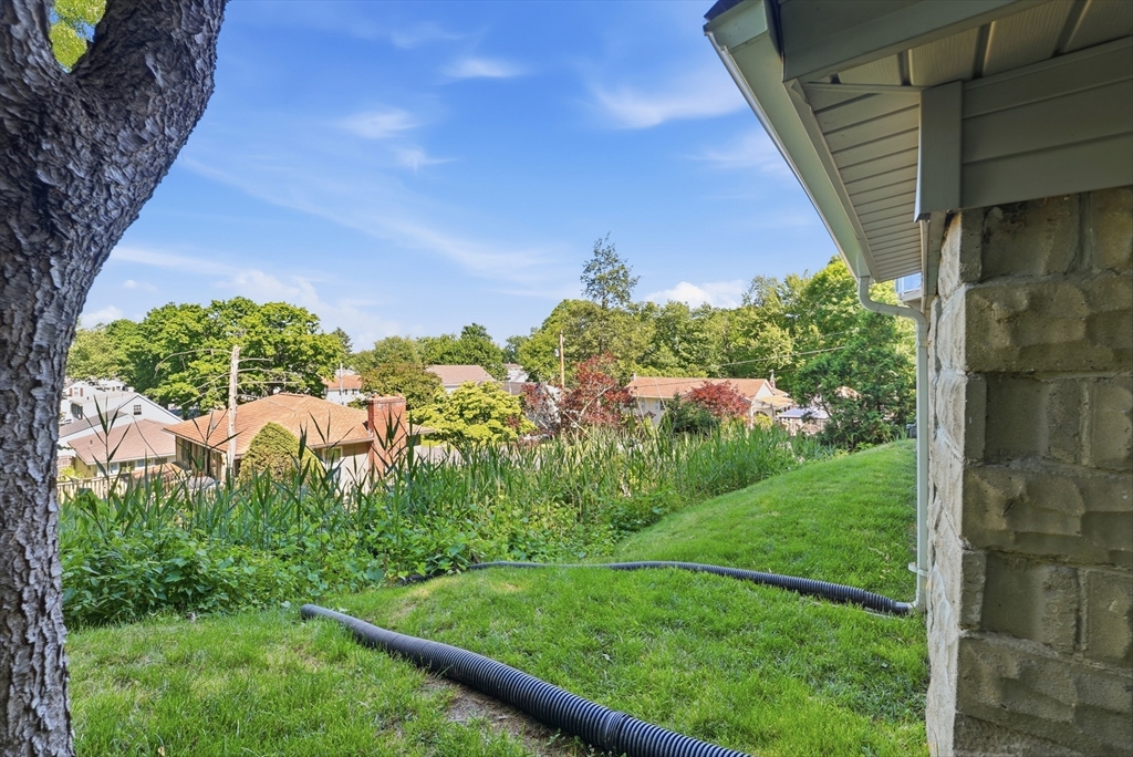 114 Field Street West Springfield, MA 01089 - Photo 36 of 41
