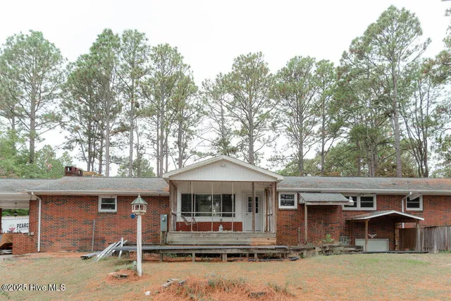 $245,000 | 303 Dogwood Lane, Hamlet, NC 28345