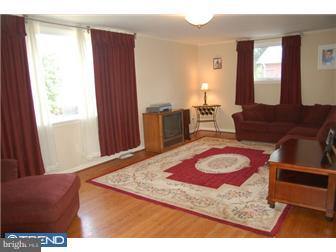944 Rocklynn Road Springfield, PA 19064 - Photo 3 of 12 Gallery Image 3
