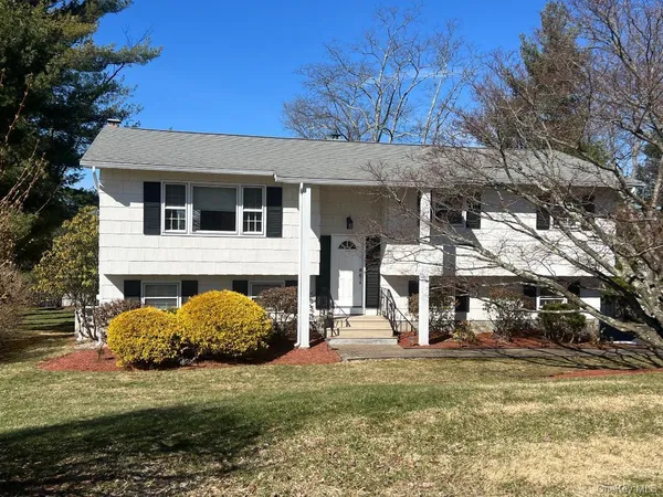 $735,000 | 3223 Court Street, Yorktown Heights, NY 10598
