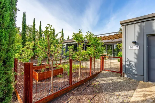 $2,450,000 | 1843 Spring Mountain Court, St. Helena, CA 94574