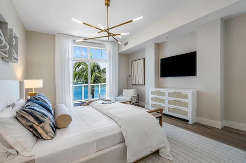 $2,450,000 | 176-184 Lake Drive, Unit 2104, Palm Beach Shores, FL 33404