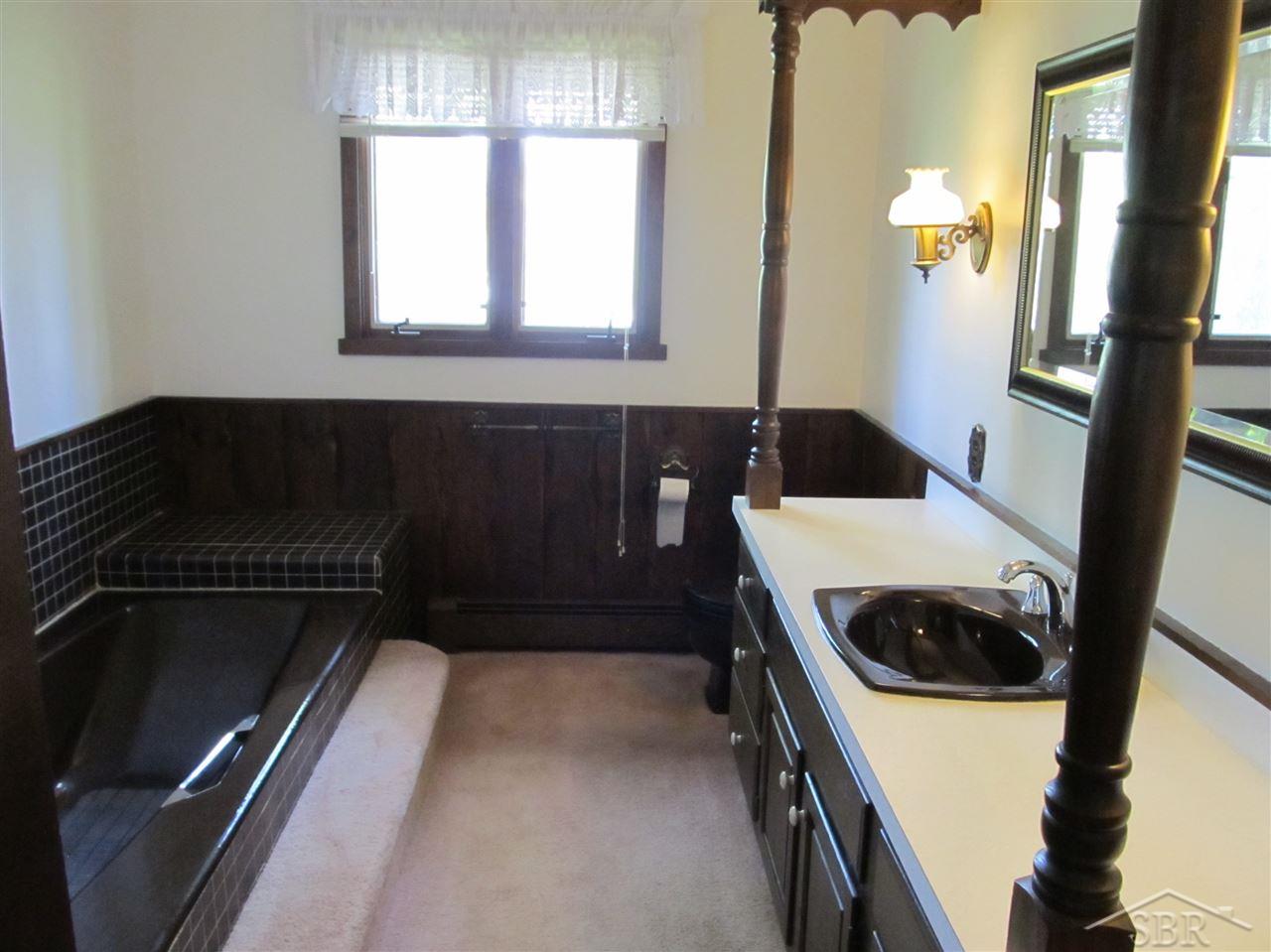 3931 Hackett Road Saginaw, MI 48603 - Photo 8 of 19