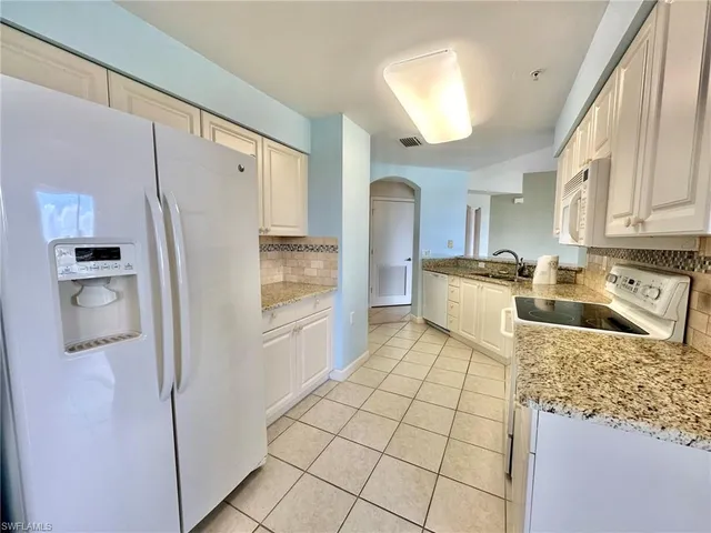 $2,950 | 3302 Twilight Lane, Unit 6303, Naples, FL 34109