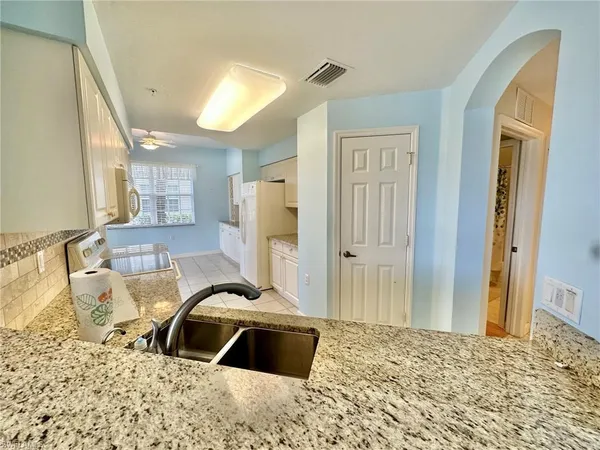 $2,700 | 3302 Twilight Lane, Unit 6303, Naples, FL 34109