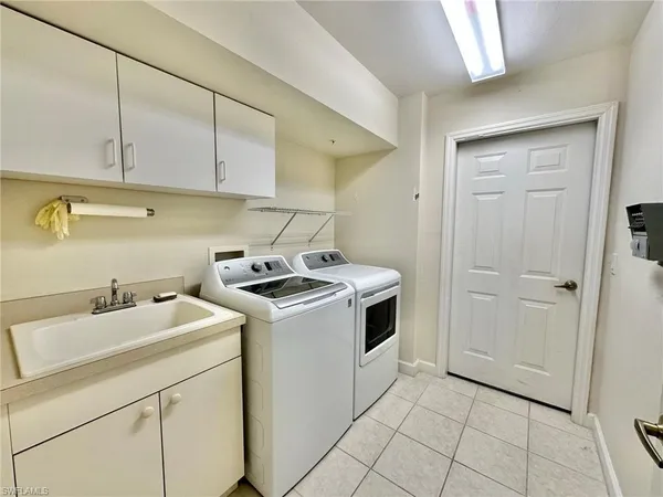 $2,700 | 3302 Twilight Lane, Unit 6303, Naples, FL 34109