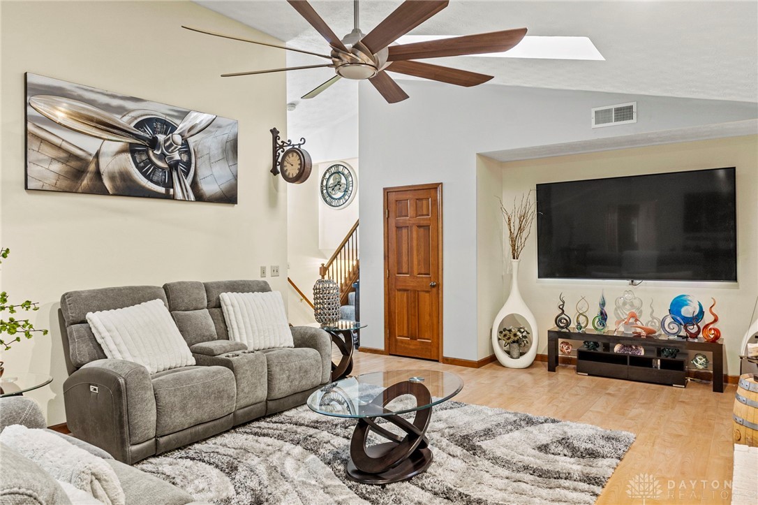 10189 Simms Station Road Dayton, OH 45458 - Photo 15 of 50 Gallery Image 15