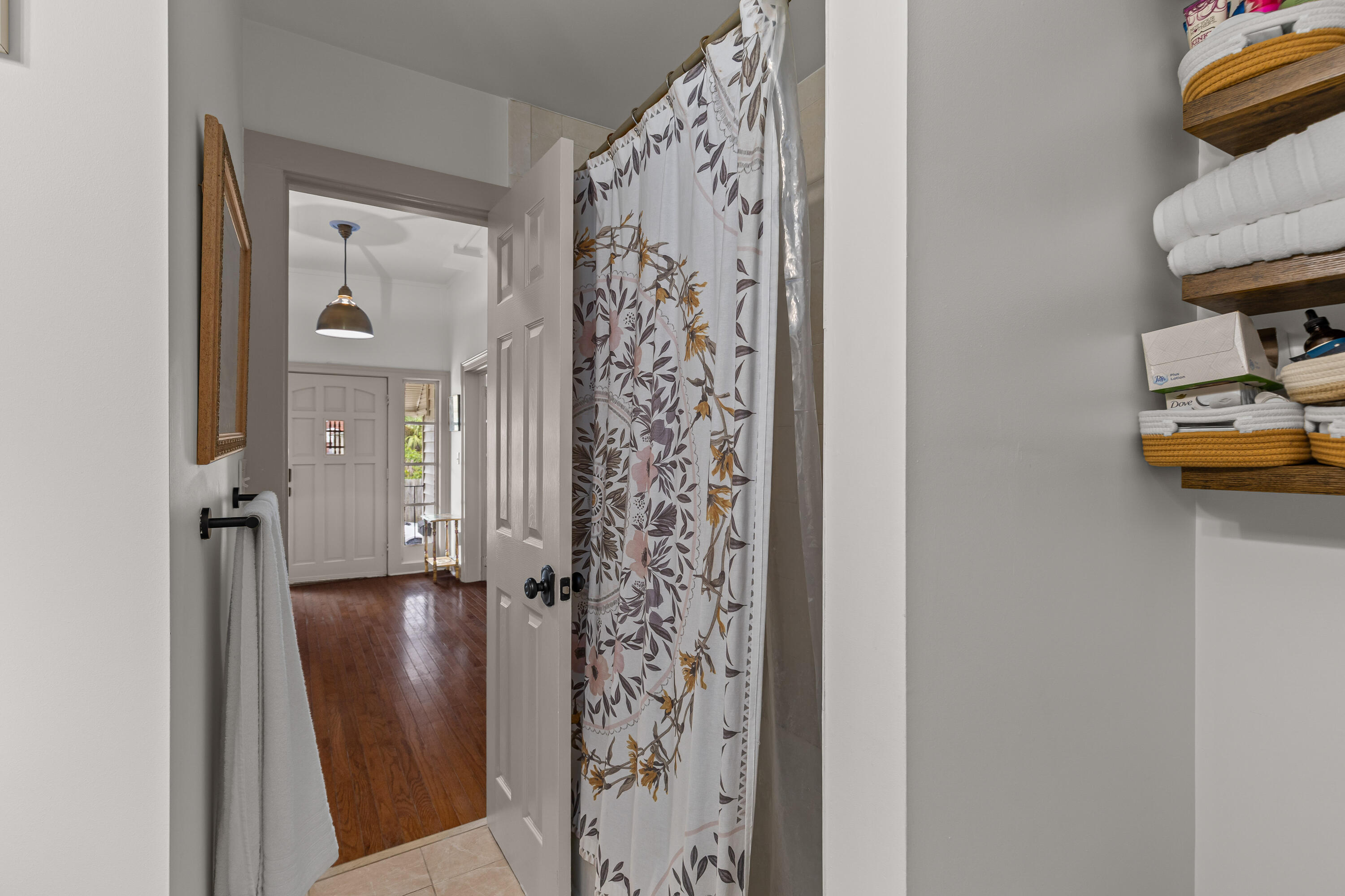 24 Hanover Street Charleston, SC 29403 - Photo 14 of 46 Bathroom 1