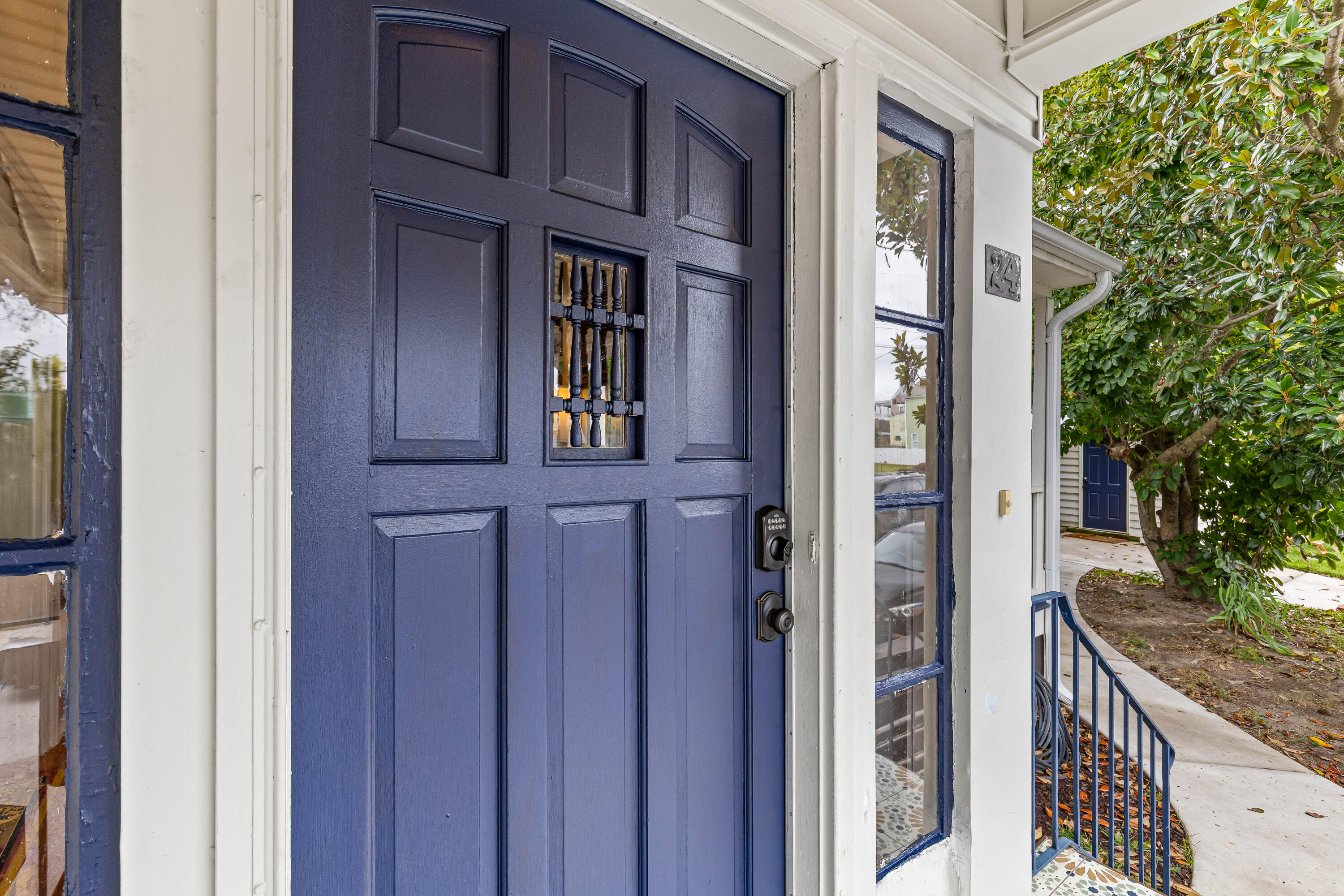 24 Hanover Street Charleston, SC 29403 - Photo 6 of 46 Front Door