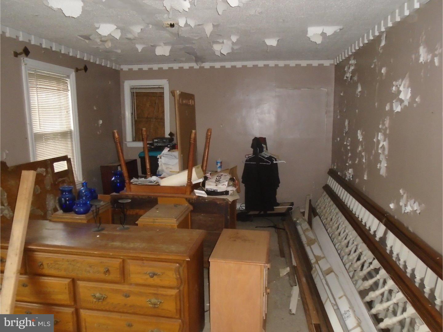 159 Christiana Road New Castle, DE 19720 - Photo 7 of 11 Living Room