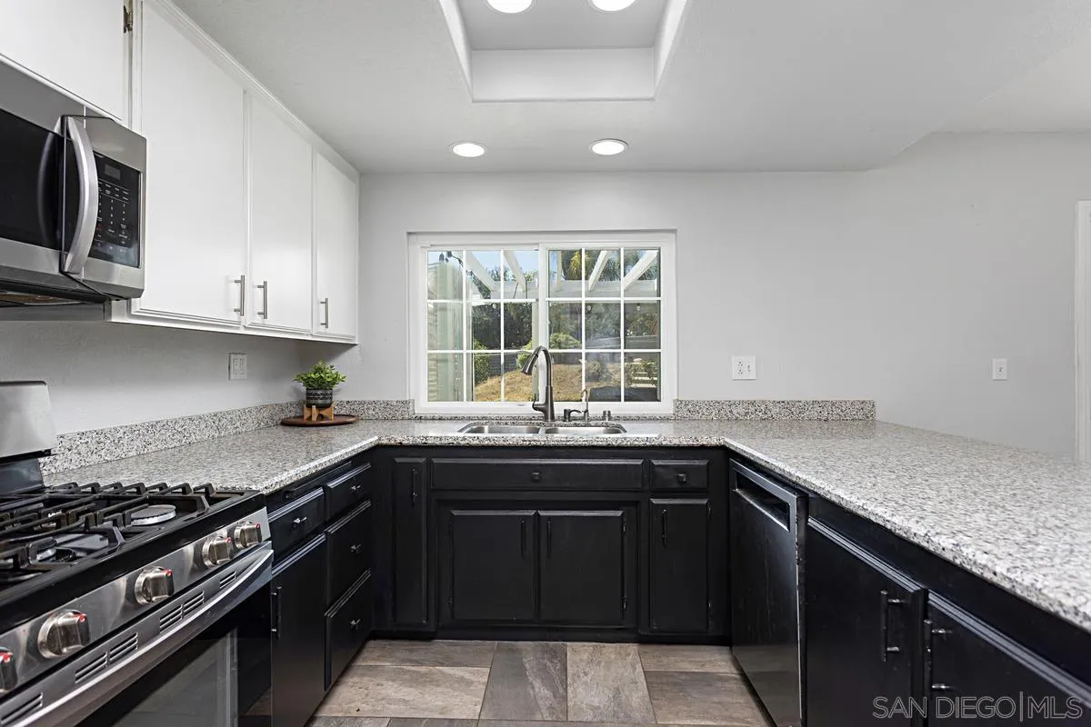 24464 Del Amo Road Ramona, CA 92065 - Photo 15 of 45 Gallery Image 15
